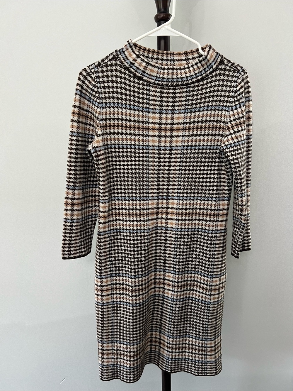 Ann Taylor Classic Plaid Long Sleeve Knit Shift Dress